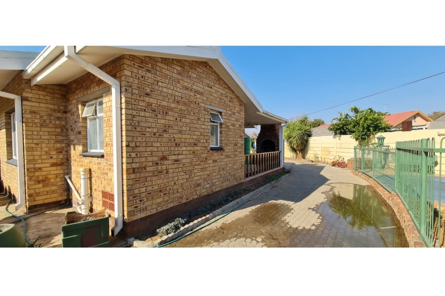 3 Bedroom Property for Sale in Naudeville Free State
